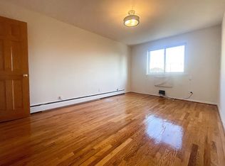 2338 37th St #2, Astoria, NY 11105