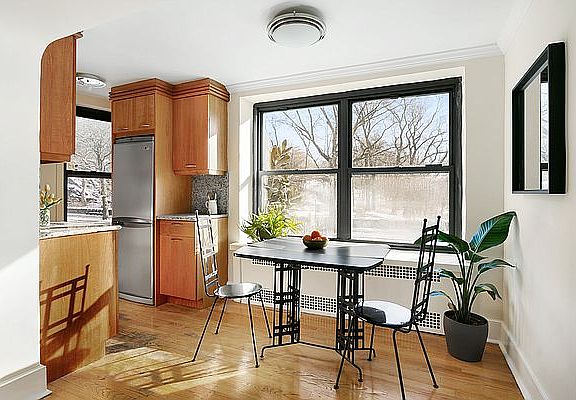 4th image of 425 Central Park W APT 2B