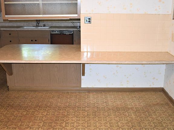 5th image of 95 Oakwood Ln