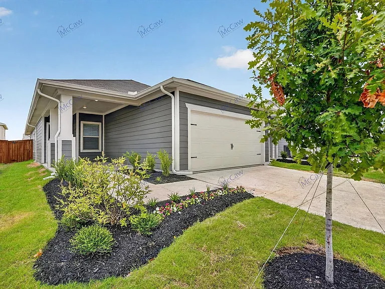 3048 Belton Dr — Photo 2