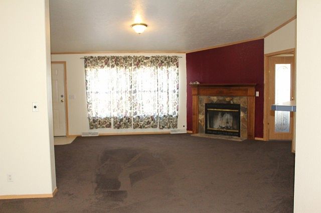 1st image of 842 Aspen Cir