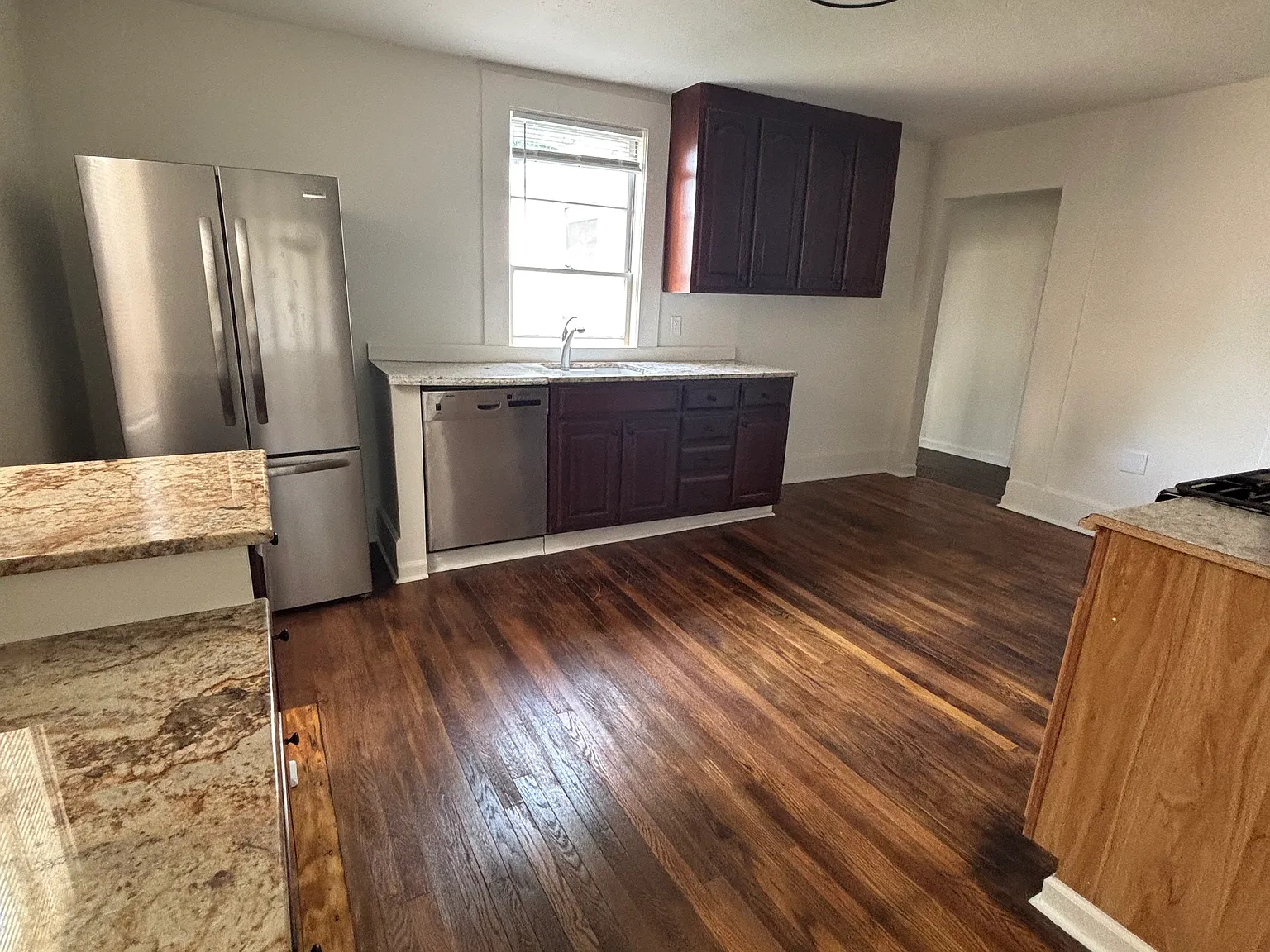3 bed, 1200 sqft, $1,575 — Photo 4