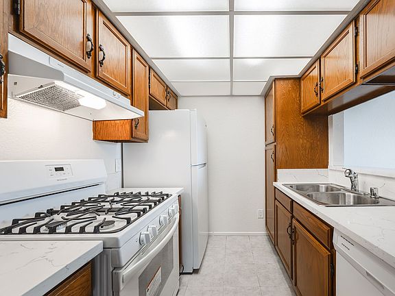 4th image of 10133 Tujunga Canyon Blvd #12