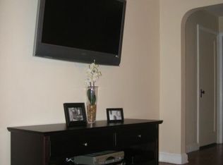 111 Leonard Blvd, New Hyde Park, NY 11040
