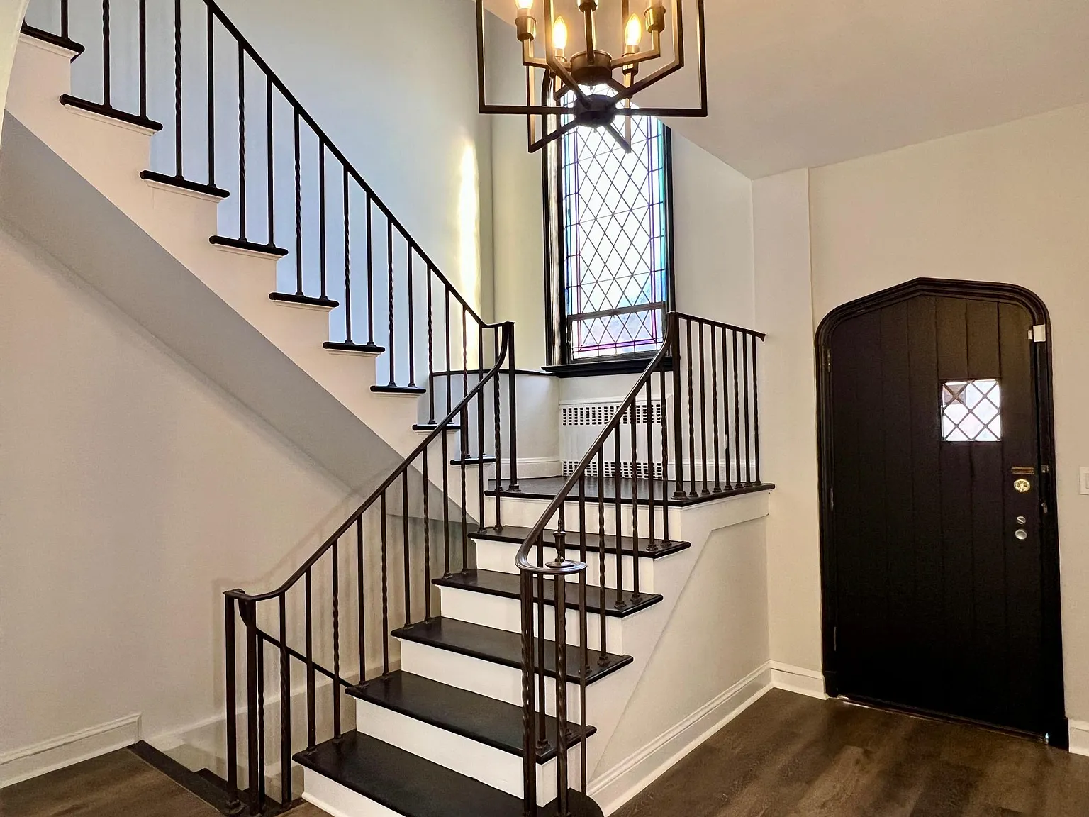 4 bed, 4.5 bath, 3000 sqft, $5,500 — Photo 2
