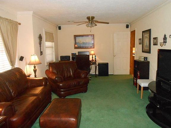 3rd image of 1301 NW Becontree Dr