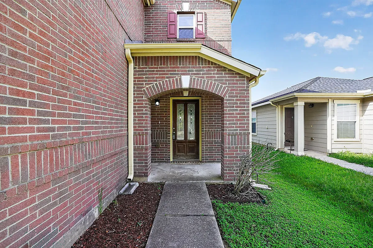 3 bed, 2.5 bath, 2096 sqft, $2,640 — Photo 4