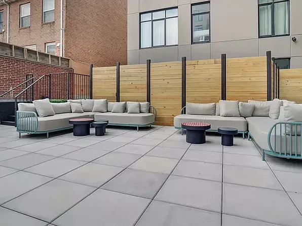 875 4th Avenue image 11 of 24