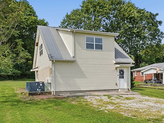 3rd image of 525 Sharp Springs Rd