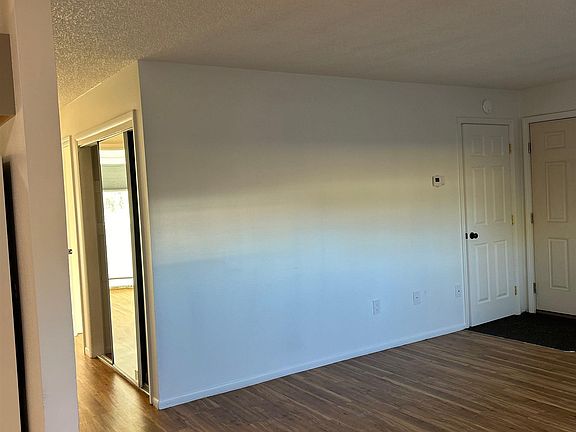 5th image of 1029 Aurora Dr