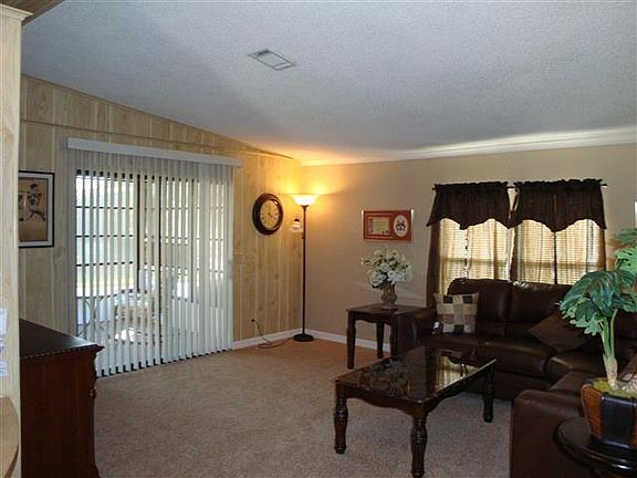 3rd image of 310 Dove Ct