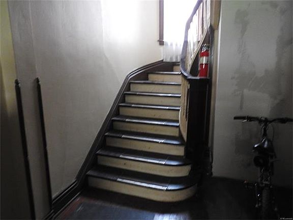 5th image of 1200 N Clarkson St