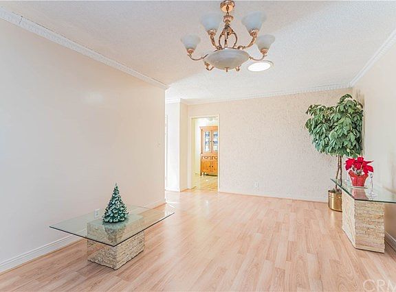 4th image of 835 Evanwood Ave