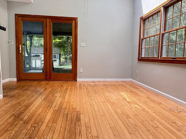 8 Midwood Rd — Photo 17