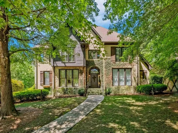 717 Reynolds Pl, Vestavia, AL 35242