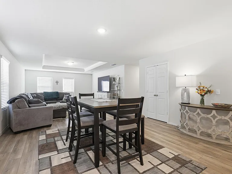 10101 Newtown Dr — Photo 12