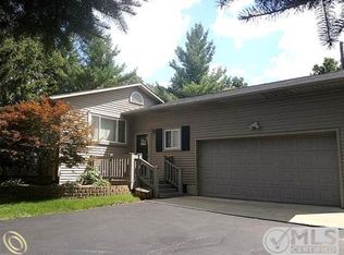 4885 Clarkston Rd, Clarkston, MI 48348