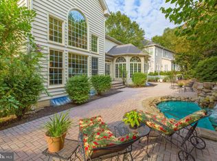 1075 Cedar Chase Ct, Herndon, VA 20170