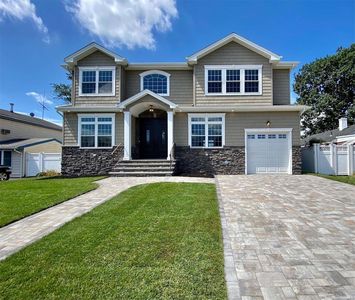 31 Charlotte Place, Plainview, NY, 11803