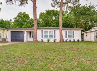 420 Arthur Dr, Hurst, TX 76053
