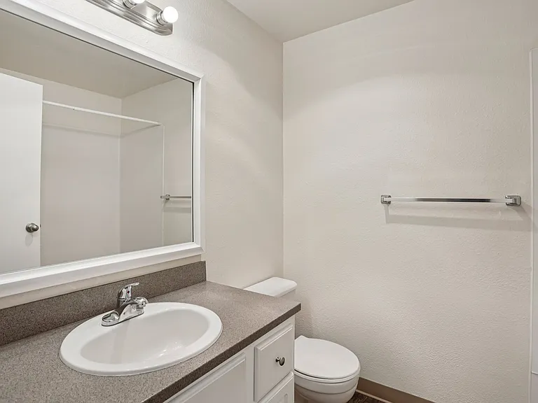 Poplar Lane Apartments — Photo 52