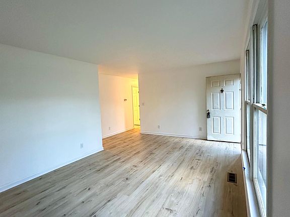 2nd image of 104 Durham Dr