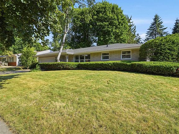 2nd image of 1913 Windom Way