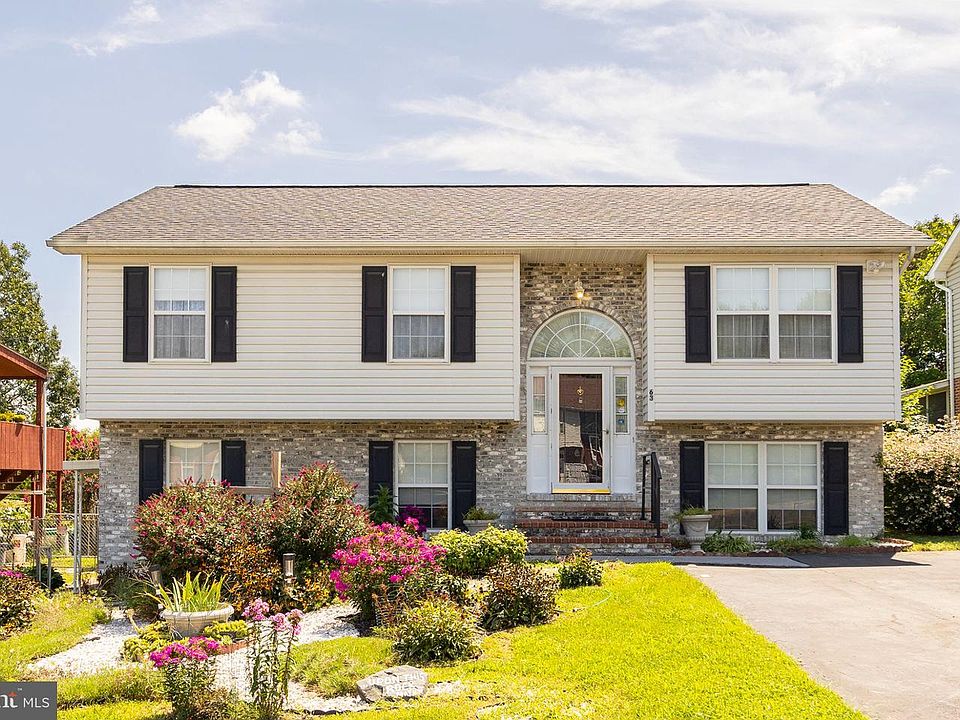 1st image of 63 Riflemen Ln