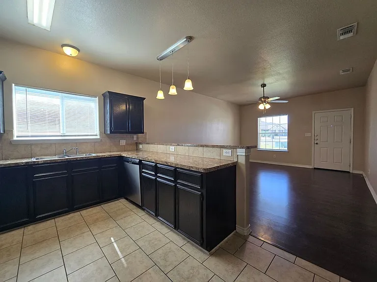 1101 Grace Point Dr #B — Photo 6
