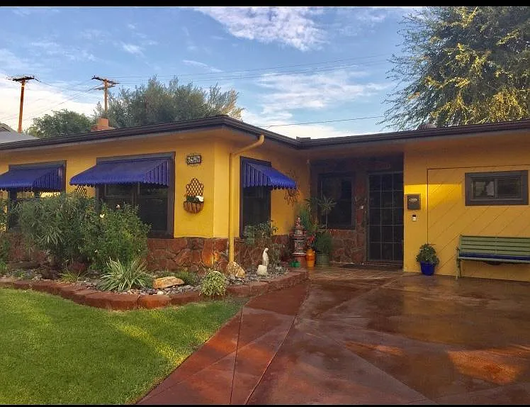 6926 Gretna Ave — Photo 2