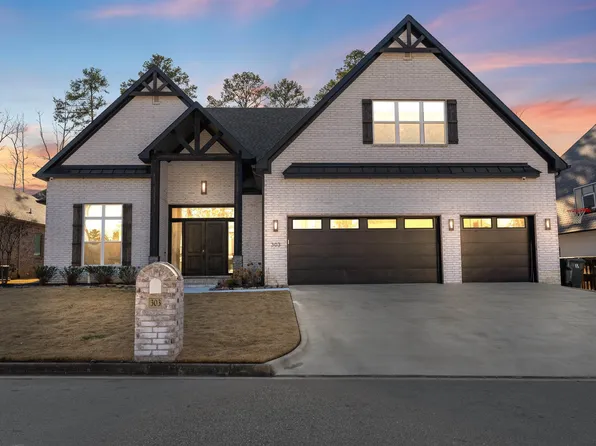 303 Ensbury Dr, Little Rock, AR 72223
