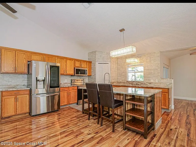 5938 Ridge Lake Cir — Photo 3