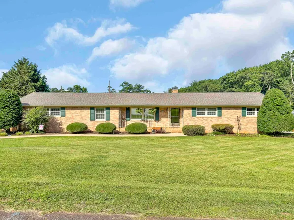 135 James Ave, Wellford, SC 29385