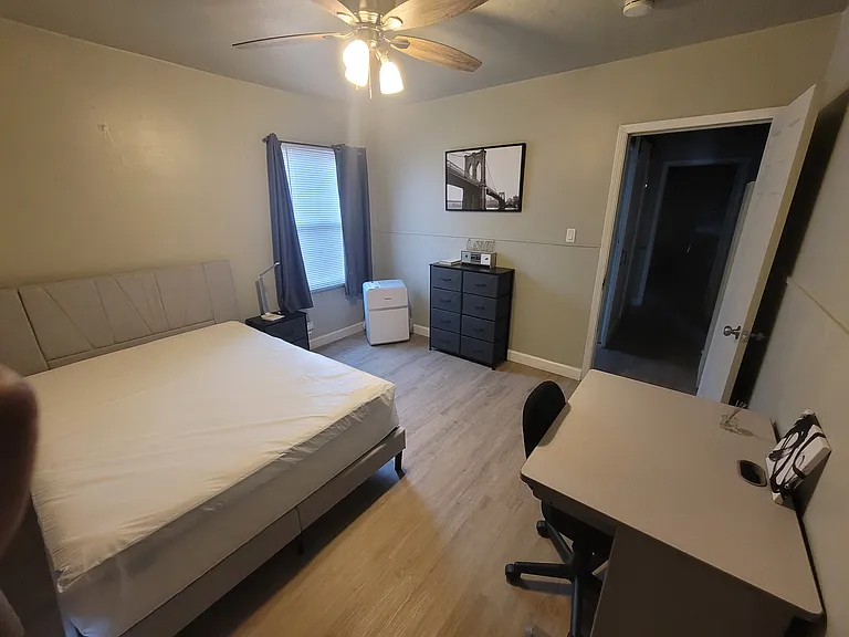 814 Buena Vista Ave — Photo 14