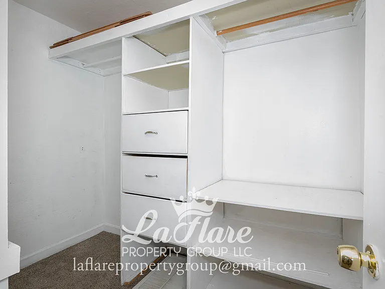 427 E Indiana Ave — Photo 17