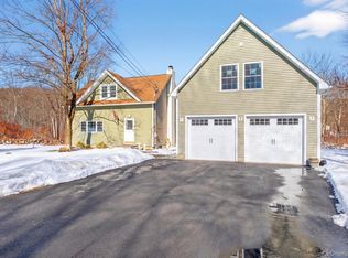 8 Garrett Place, Carmel, NY 10512