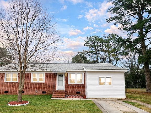 3rd image of 426 Clarine Dr