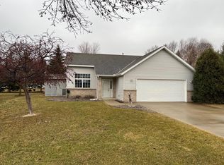 914 E 5th St, Litchfield, MN 55355