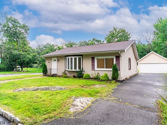 2nd image of 122 Orben Dr