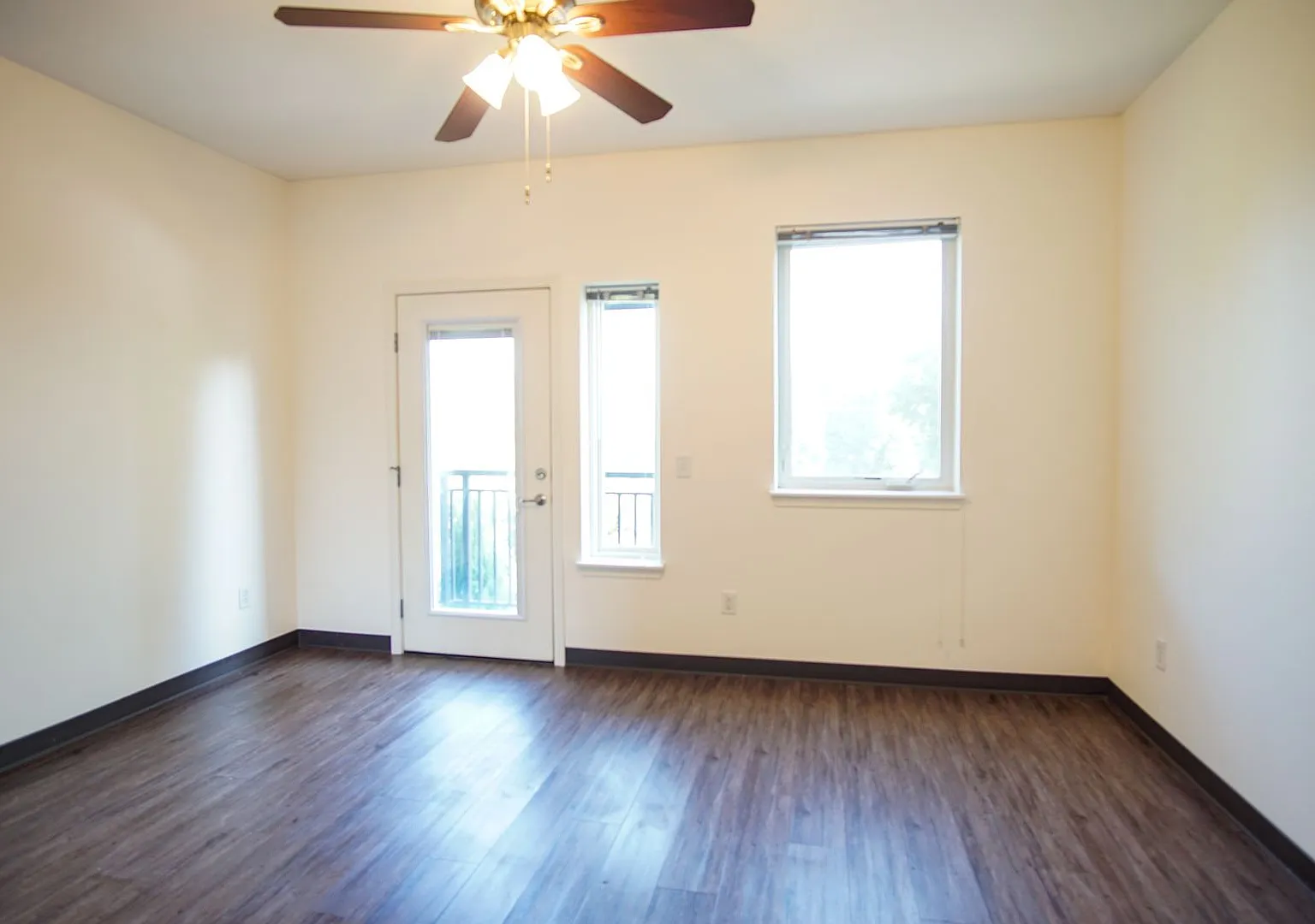 103 S Meade St — Photo 2