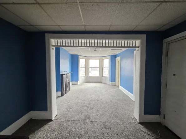 329 3rd St APT 3, Troy, NY 12180