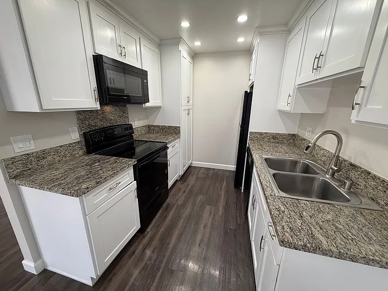 7720 Crescent Ave — Photo 46