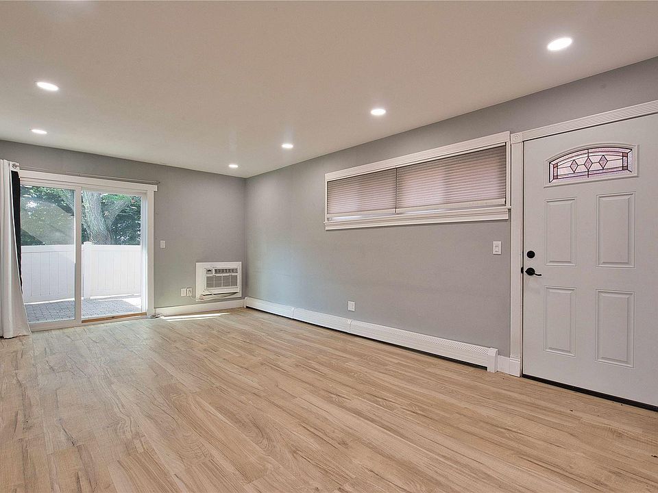 1st image of 745 Conklin Street #5
