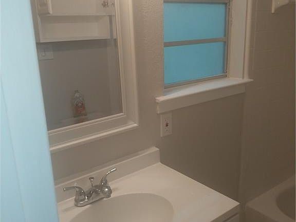 5th image of 3244 Dahlia Dr