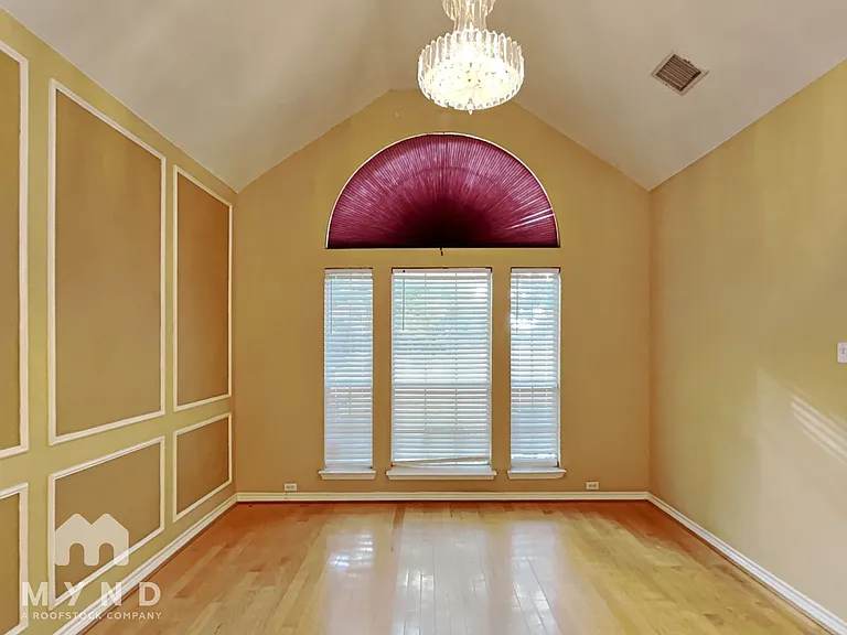 102 Elm Fork Dr — Photo 3