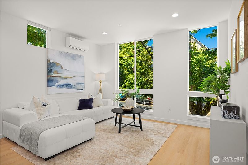 5th image of 955 N 35th Street