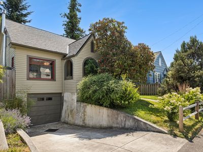 6320 SE Division St, Portland, OR, 97206