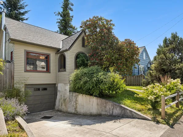 6320 SE Division St, Portland, OR 97206