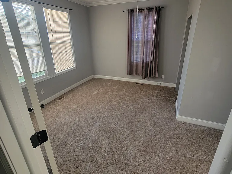 210 Andrews Ave — Photo 5