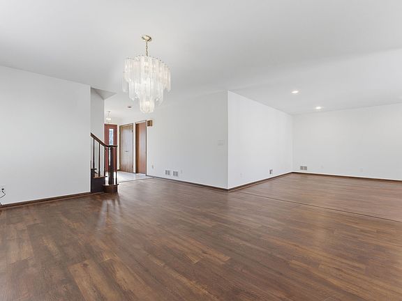5th image of 125 Hickory Ave #A